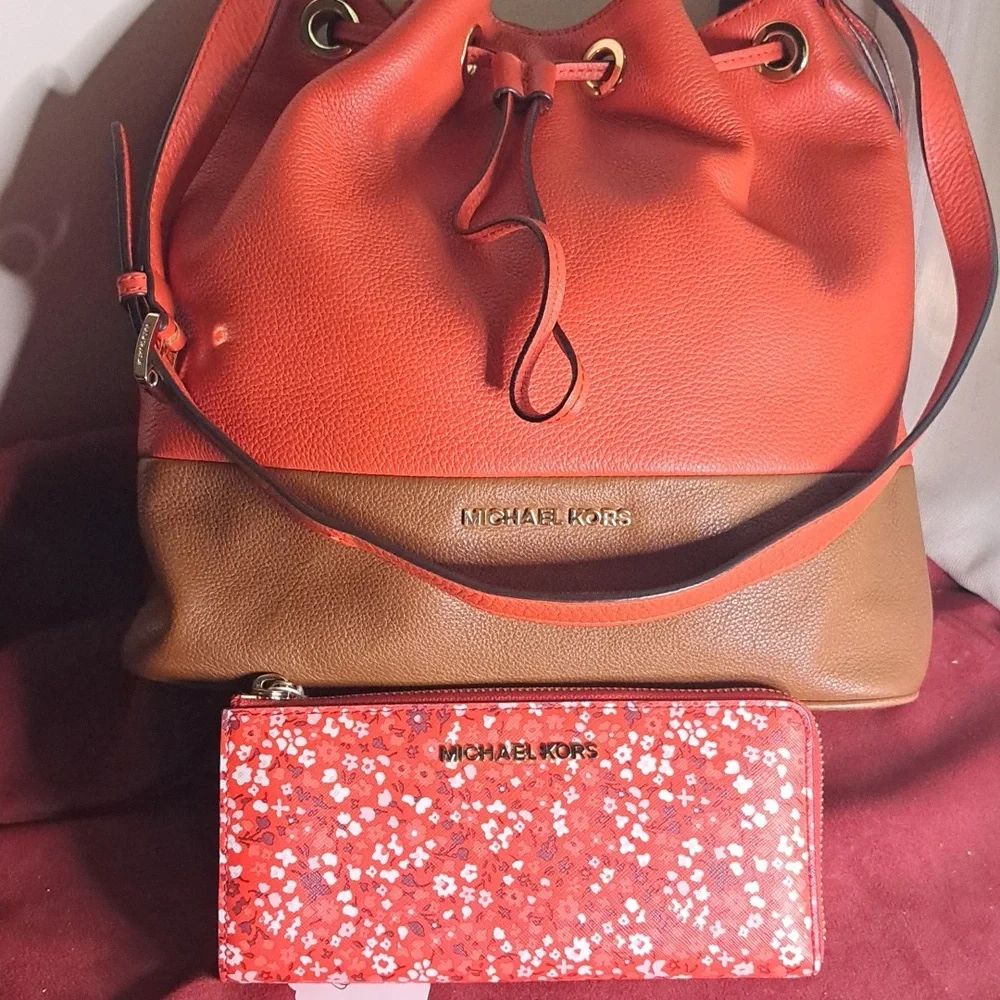 SOLD ๐ NEW Michael Kors Orange & Brown Soft Pebble Leather Shoulder Bag - Picture 2 of 13